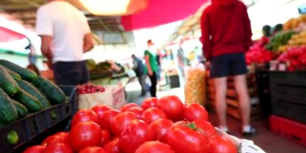 Craiova: Legumele şi fructele din pieţe, la control