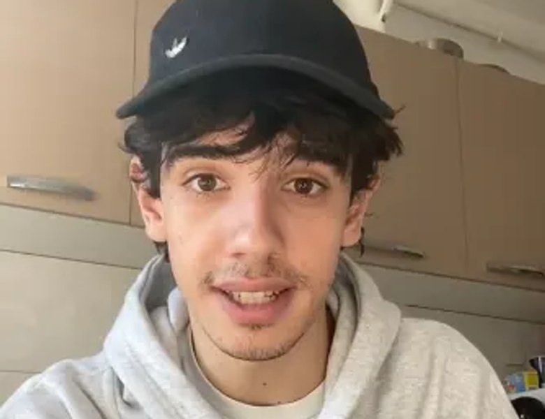 Student francez uluit de lipsa de politețe din România: „Mă gândeam că fac ceva greșit" VIDEO