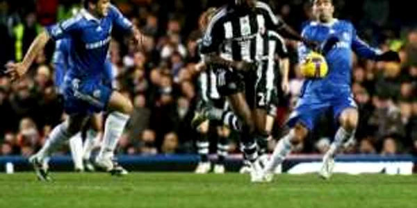Shola Ameobi, vedea "coţofenelor", se va duela din nou cu cei de la Chelsea EPA