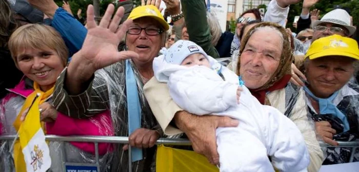 Femeia din Iaşi care l-a impresionat pe Papa Francis în vizita din România FOTO Vatican Media