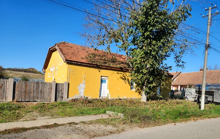 ANAF scoate la vânzare o casă și un teren de peste 4.000 mp cu 198.000 de euro / foto: ANAF