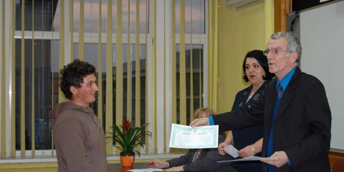 Câştigătorii premiilor I au primit câte 120 de lei din partea Ministerului Educaţiei