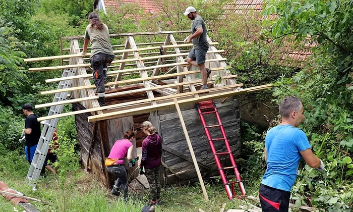 Patru mori de apă din Caraș Severin, reabilitate de  voluntari | FOTO jpeg