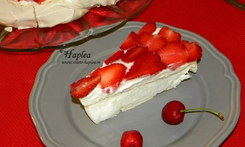 pavlova cu capsuni poza 9 jpeg