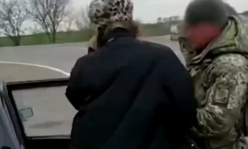 tanar ucrainean deghizat3 jpg