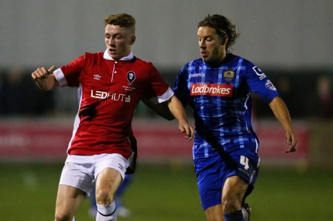 Alan Smith (dreapta) este mijlocaş în liga a treia din Anglia