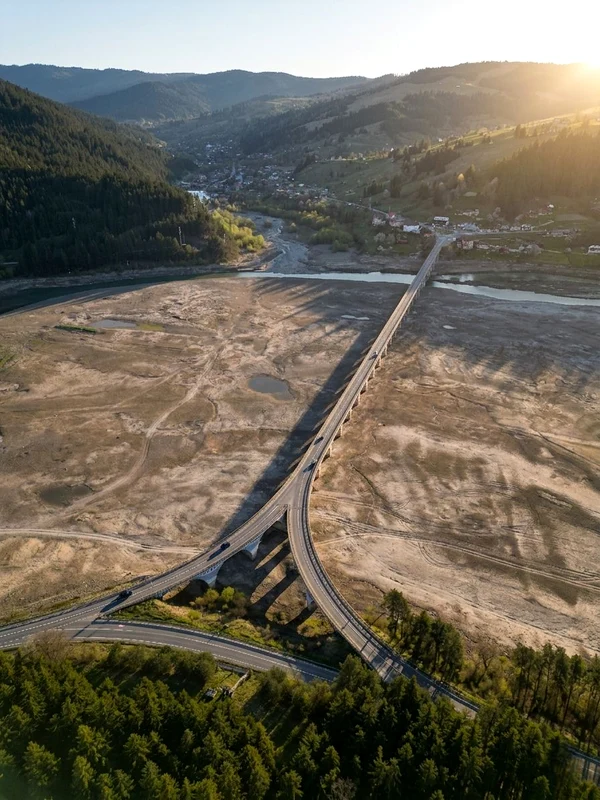 Viaductul Poiana Teiului  Foto Lucian Ignat jpg
