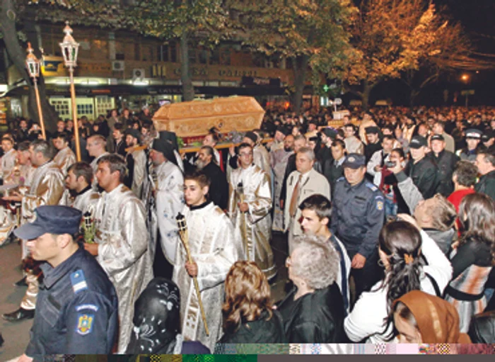 Iaşi: Mii de credincioşi au urmat „Calea Sfinţilor“