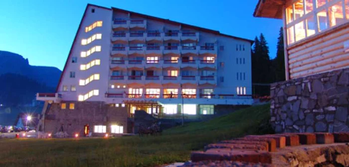 Hotelul Peştera