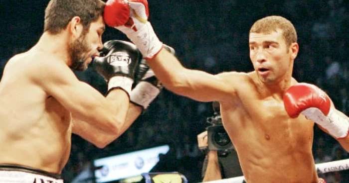 Lucian Bute (dreapta)  se află în faţa unui nou test