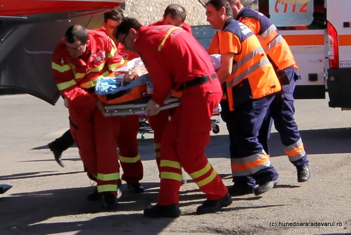 Medicii nu au reuşit să-i salveze viaţa pietonului accidentat Foto: arhivă Adevărul