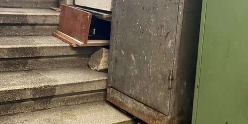 dulapuri stabilizate cu bolovani foto sindicatul europol png