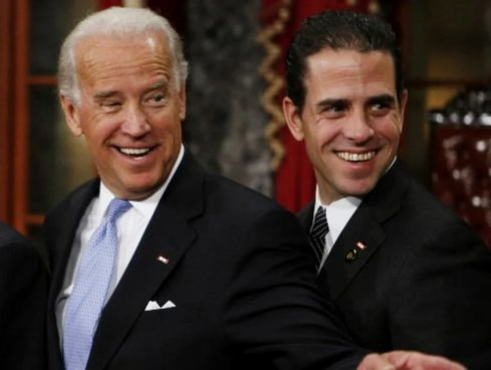 Candidatul democrat la prezidenţiealele americane, Joe Biden şi fiul său Hunter