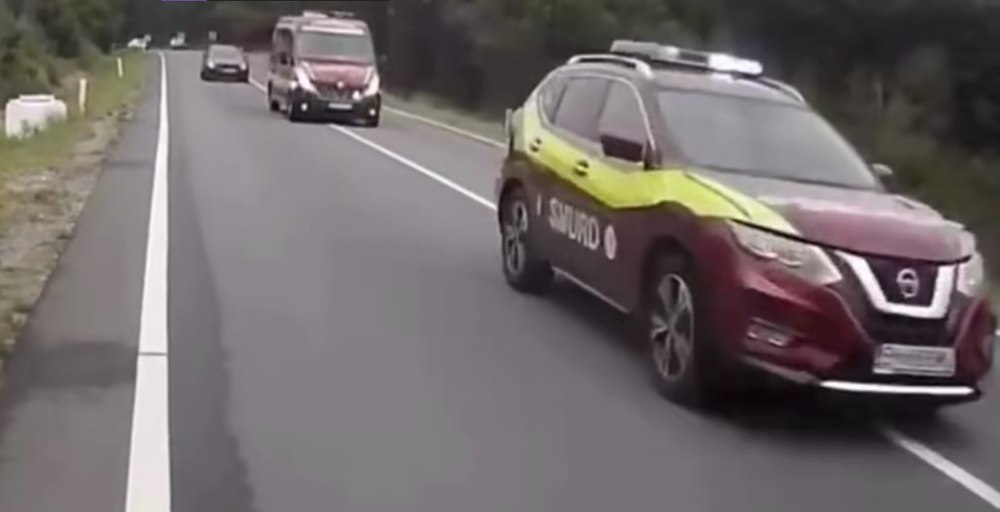 Șoferi surprinși pe un drum din Bihor când circulau cu viteză în spatele unui echipaj SMURD aflat în misiune. Avertismentul ISU