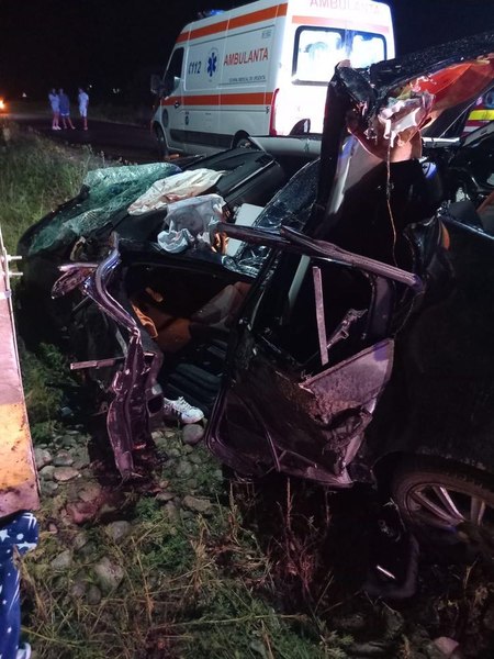 Accident cumplit în apropiere de Calafat. Doi tineri au murit și trei, unul dintre ei minor, au ajuns în stare gravă la spital 