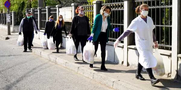 Caritate la Sfântul Spiridon din Galaţi FOTO Costiuc Petrică