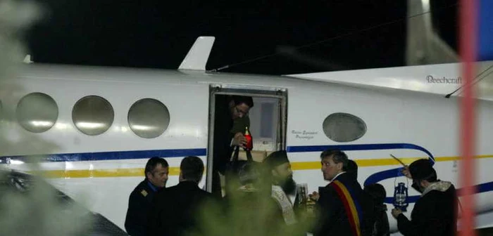 Avionul a adus Lumina Sfântă pe aeroportul timișorean