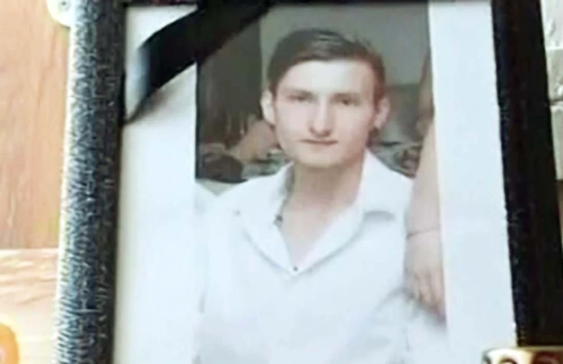 Vlăduţ Matanie  (18 ani), elev în  clasa a XII-a,  a ajuns la spital  cu răceală  puternică