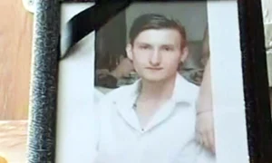 Vlăduţ Matanie  (18 ani), elev în  clasa a XII a,  a ajuns la spital  cu răceală  puternică jpeg
