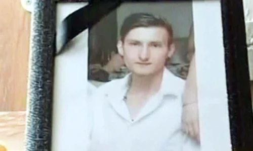 Vlăduţ Matanie  (18 ani), elev în  clasa a XII a,  a ajuns la spital  cu răceală  puternică jpeg