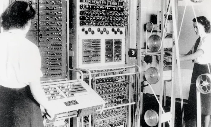 COLOSSUS, primul calculator din lume, a avut un rol imens în spargerea cifrurilor folosite de Enigma (© The National Archives (United Kingdom), FO850/234)