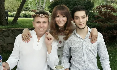 Anca Țurcașiu, alături de soț și fiul lor jpeg