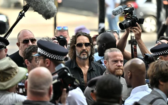 Actorul britanic Russel Brand, prezent la Tribunalul din Westminster FOTO: X