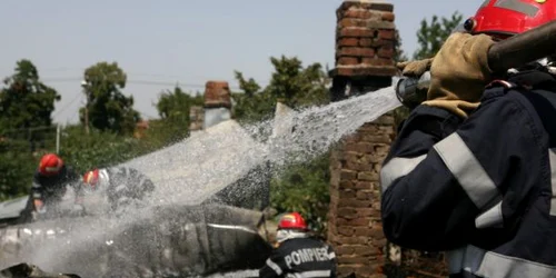 Pompierii au stins repede incendiul