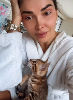 Alina Pușcaș și-a luat o pisicuță bengaleză, Fely foto: Instagram 