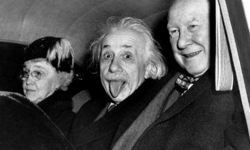 einstein cu limba scoasa jpeg