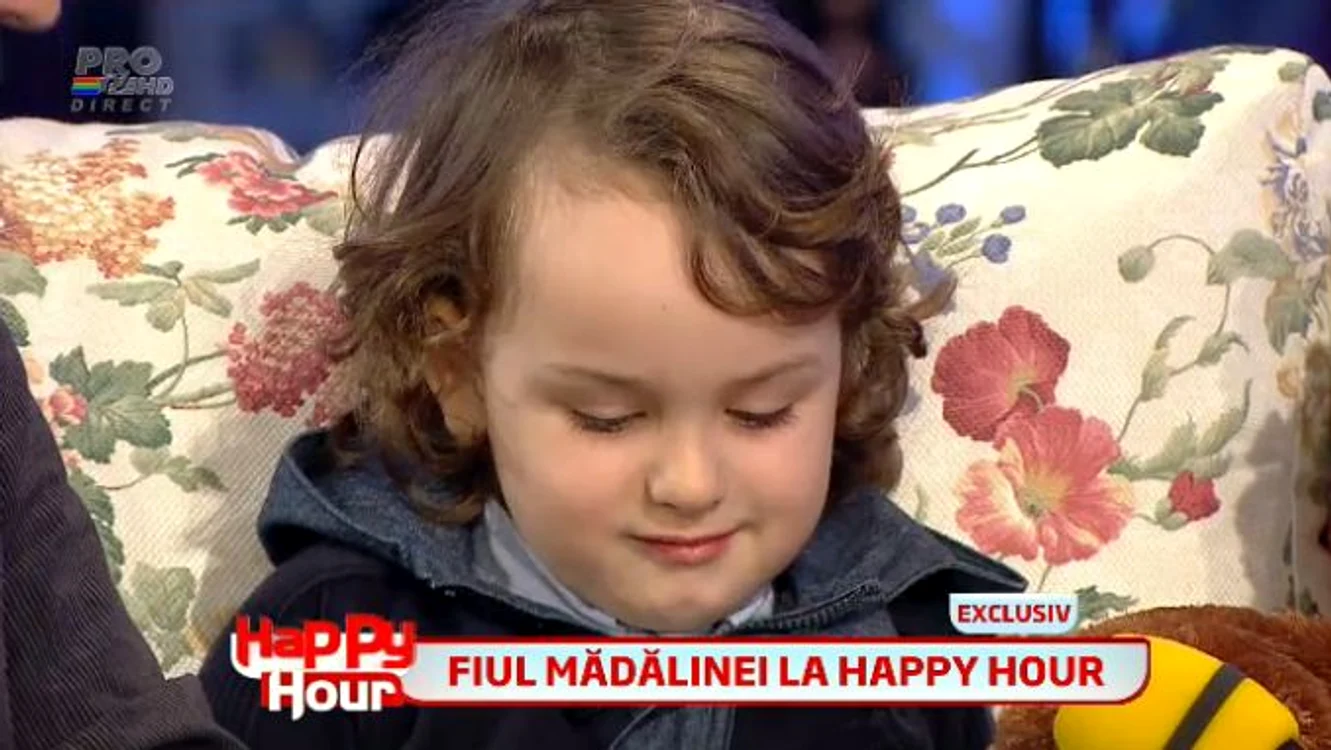 Petru, fiul Mădălinei Manole, a venit la emisiunea lui Măruţă. (Captură Pro TV)