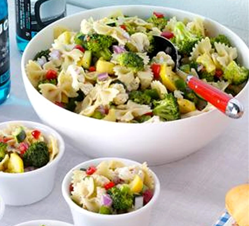 salata cu paste jpeg