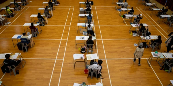 Elevi dau examenul de bacalaureat în Hong Kong China FOTO Guliver / Getty Images / Jerome Favre