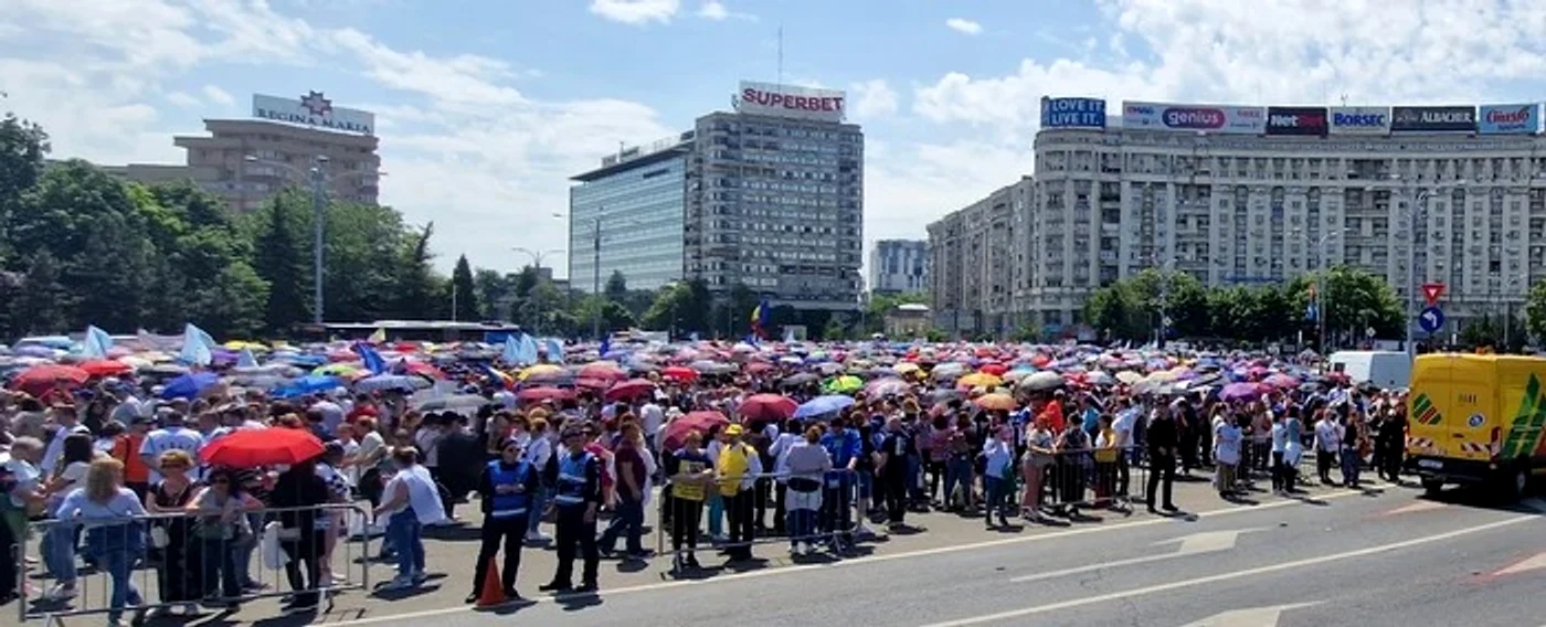 Salariații din învățământ au protestat în Piața Victoriei