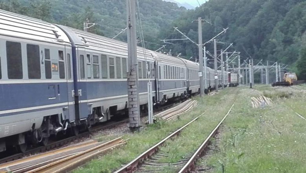 CFR SA: Transbordare auto, începând cu ora 15:30, între staţiile CF Caransebeş-Reşiţa Sud