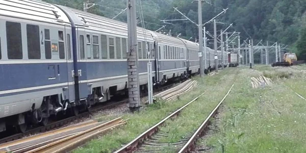 tren blocat pe sine jpeg