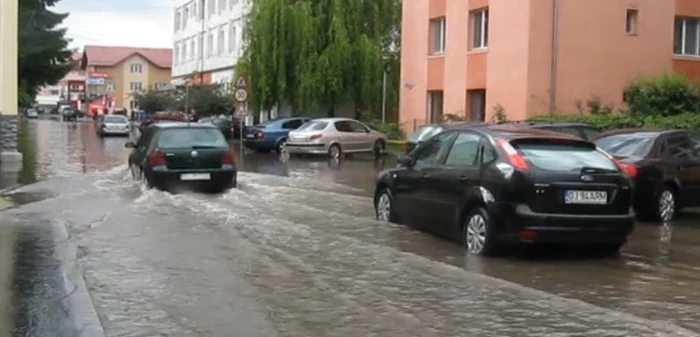 Cartierul Debarcader s-a aflat din nou sub apă