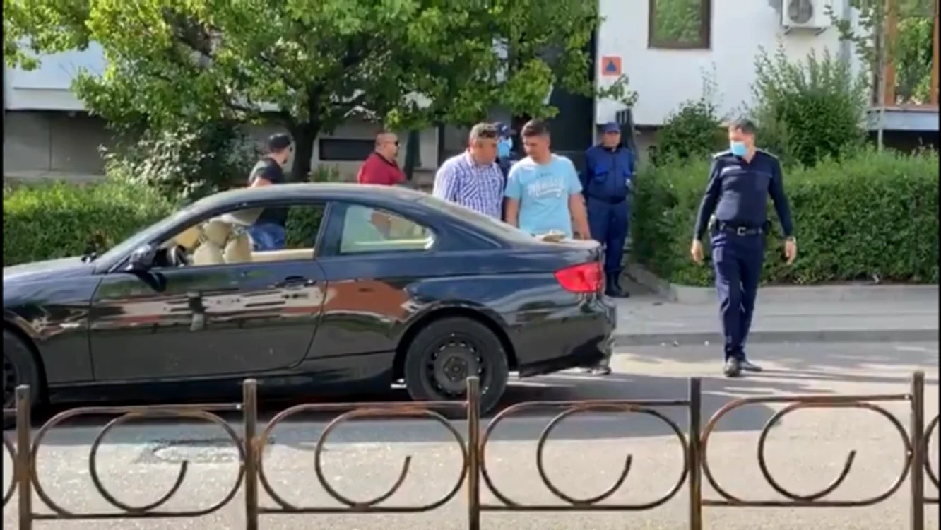 Maşina distrusă în cartierul craiovean Craioviţa Nouă