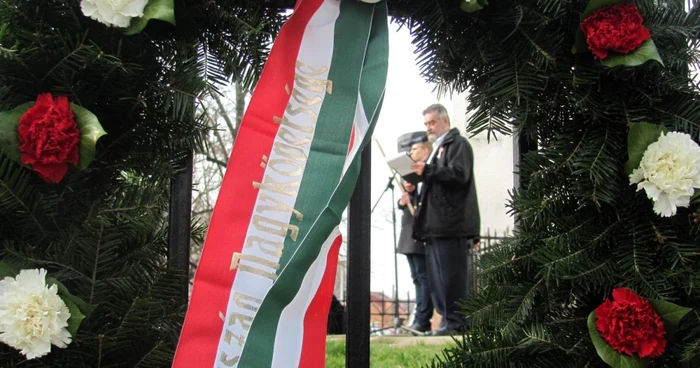 Depuneri de coroane la monumentul lui Petofi Sandor FOTO Ştefan Both
