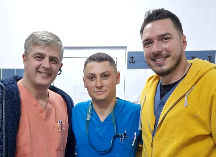 Silviu a revenit printre colegii săi care l-au salvat după explozie. FOTO SJU Buzău