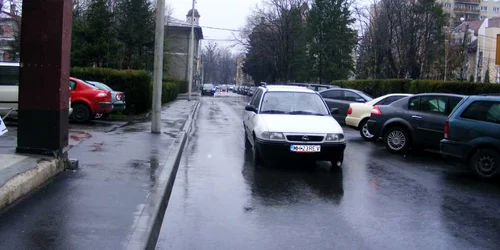 restricţii pe străzi