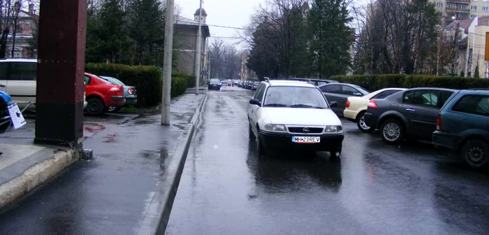 Măsuri impuse din cauza numărului mare de autoturisme FOTO Corina Macavei