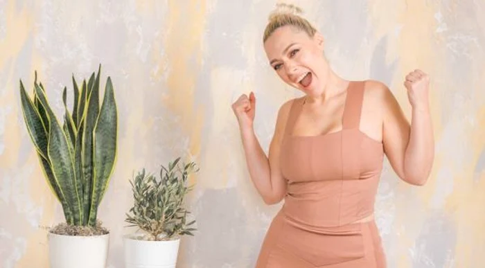 Giulia Nahmany a găsit fericirea de când face yogaFotografii: giulia-nahmany.com