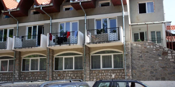 Tabăra de la Şuncuiuş este căutată de elevi datorită peşterilor din zonă
