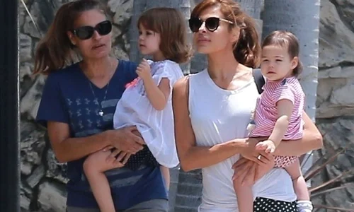 *EXCLUSIVE* Eva Mendes and her sister take the little ones shopping jpeg