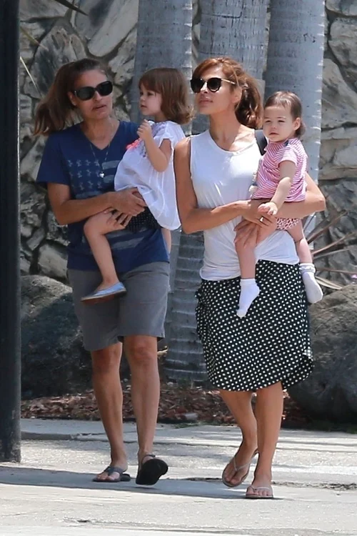 *EXCLUSIVE* Eva Mendes and her sister take the little ones shopping jpeg