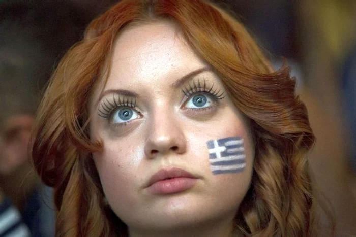 O grecoaică dezamăgită după ce naţionala ţării sale a pierdut la Campionatul European de Fotbal, în faţa Germaniei
