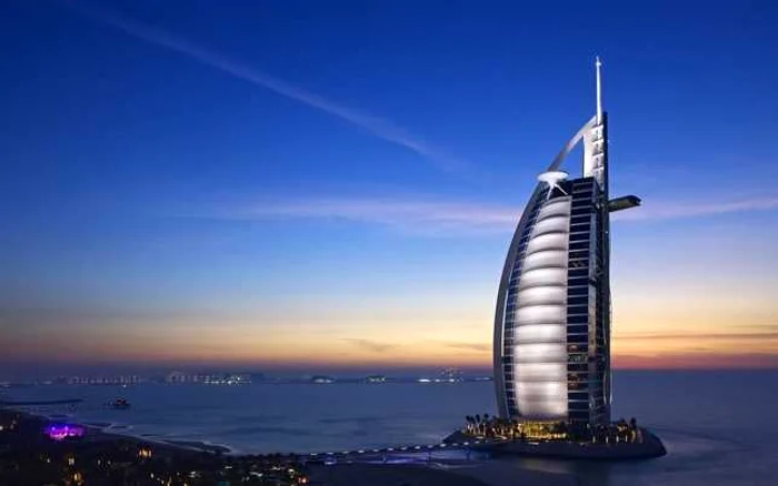 Hotelul Burj Al Arab, din Dubai, simbolul unui stat care ştie cum să îşi anticipeze viitorul.