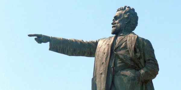 Statuia lui Ion C Brătianu la Galaţi FOTO Costel Crângan