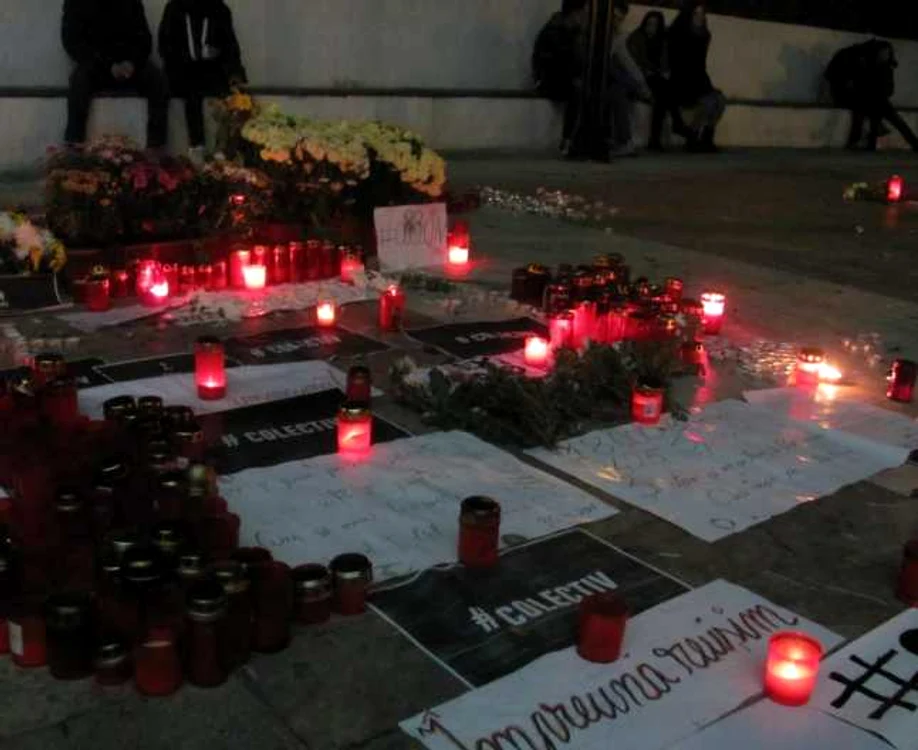 Lumânări aprinse pentru victimele #Colectiv în centrul Bârladului, imediat după tragedie